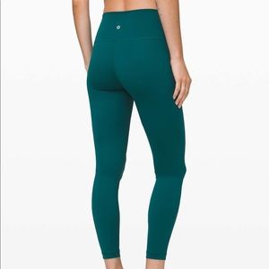 ‼️WANT‼️ looking for these in a size 2 :)